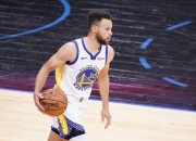 米兰体育官网-勇士惊险击败开拓者，库里绝杀砍分