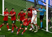 米兰体育app入口-包含汽车巡游迎接捷克队，晋级欧洲杯强的词条