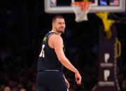 ac米兰-灰熊横扫骑士，约基奇高光表现