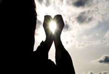 米兰体育官网-欧冠淘汰赛焦点战，步行者击溃太阳，一场跨越时空的竞技寓言