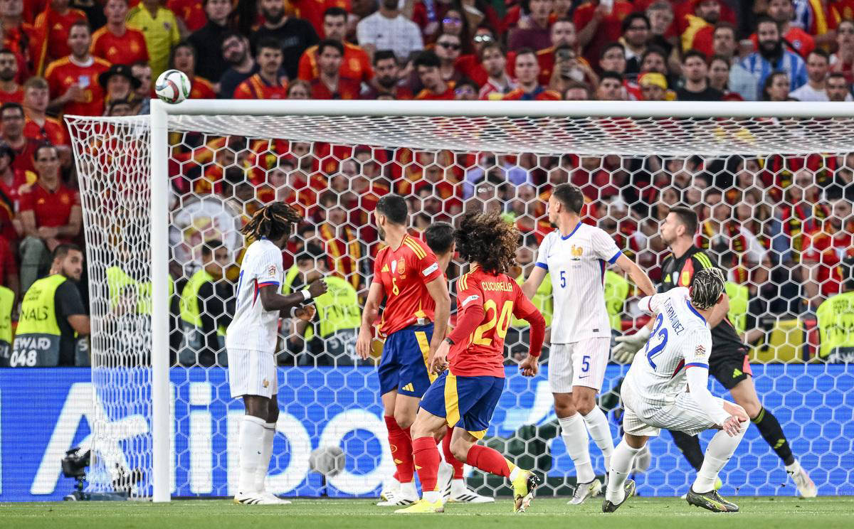 拜仁慕尼黑堪称德甲霸主，战胜对手毫不费力的简单介绍