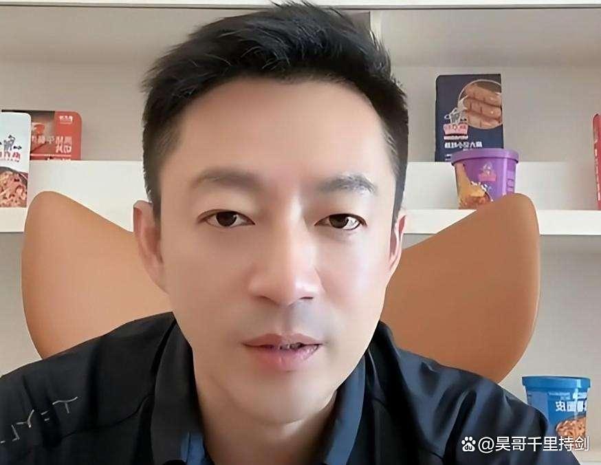 关于口水战引发火爆局面，球员情绪激动引人寻味的信息