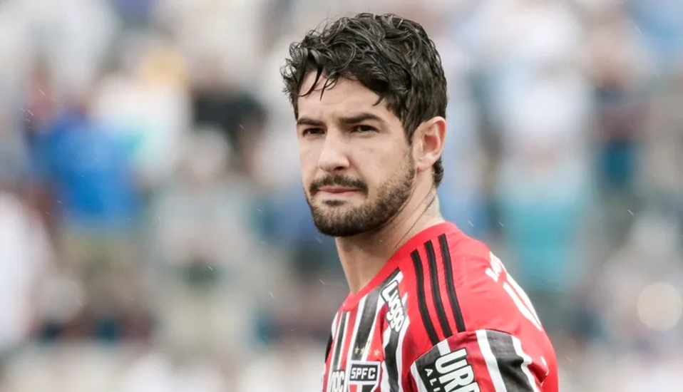 上港前锋奥斯卡受伤缺席近期比赛，球迷心痛