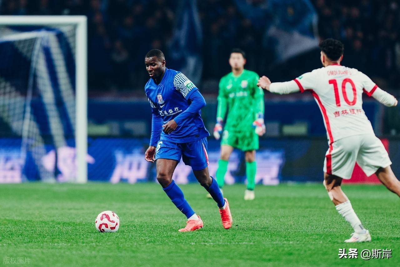 长春亚泰遇瓶颈，急需调整防线稳固