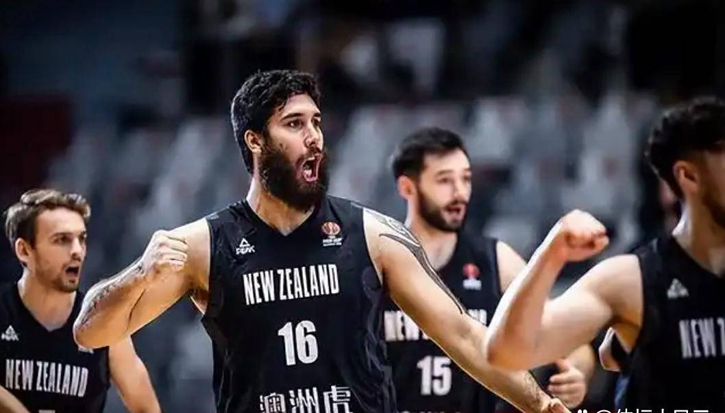 新西兰队在比赛中取得惊险胜利 新西兰队在比赛中取得惊险胜利