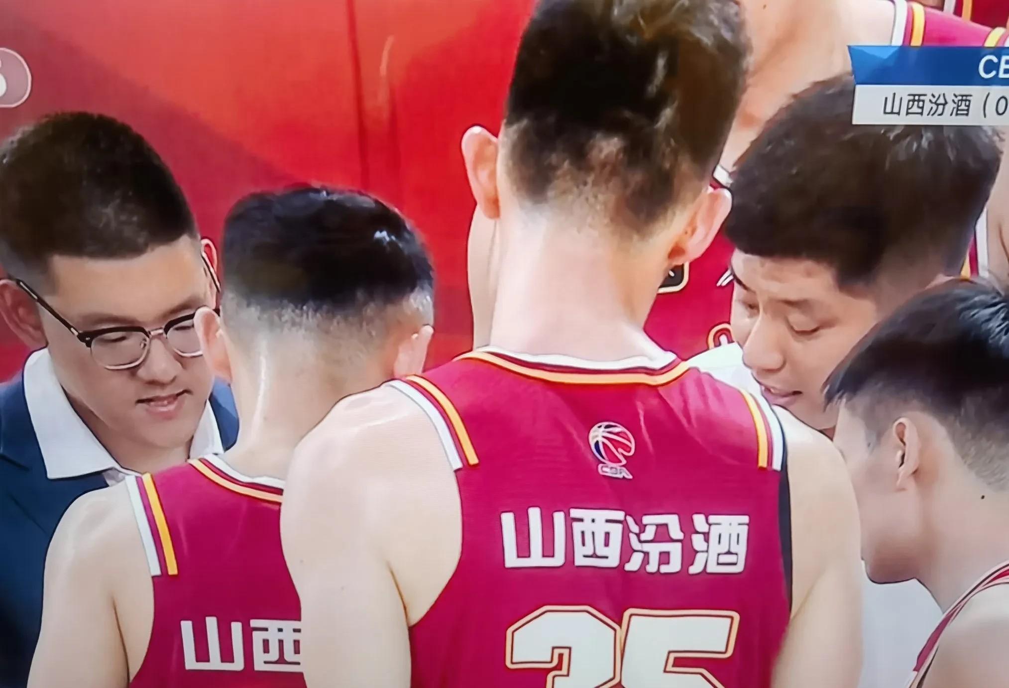 山西男篮逆转夺冠，晋级成功