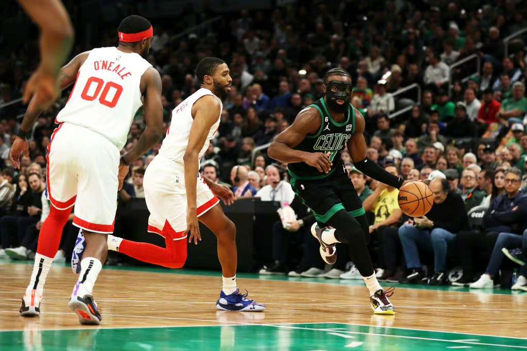 篮网逆转凯尔特人,总比分2-1领先! 篮网逆转凯尔特人,总比分2-1领先!