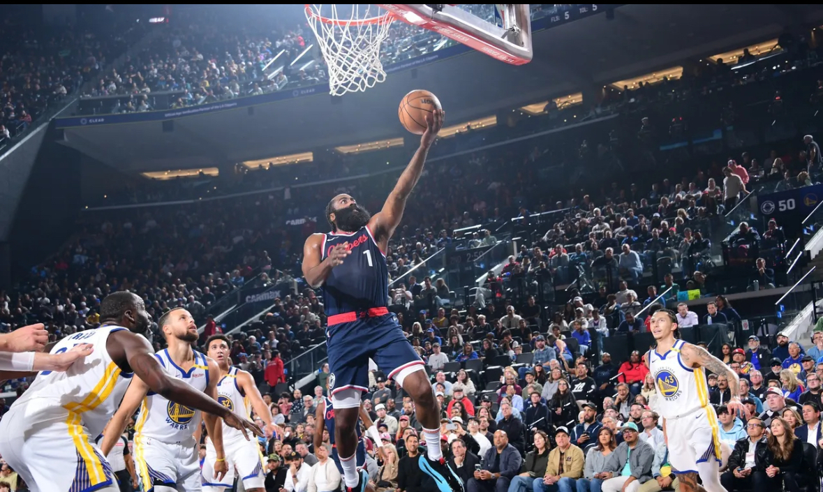 快船主场惊险战胜魔术 快船主场惊险战胜魔术