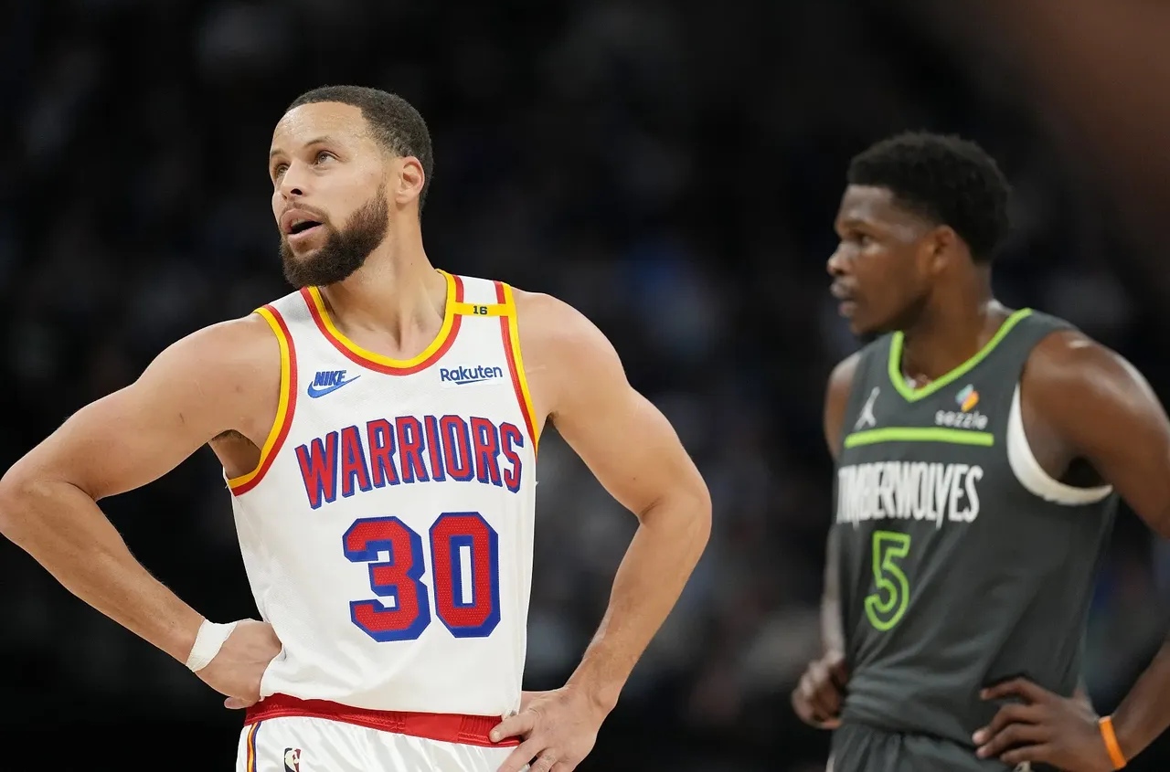 鹈鹕客场击败猛龙，年轻后卫史密斯飙分