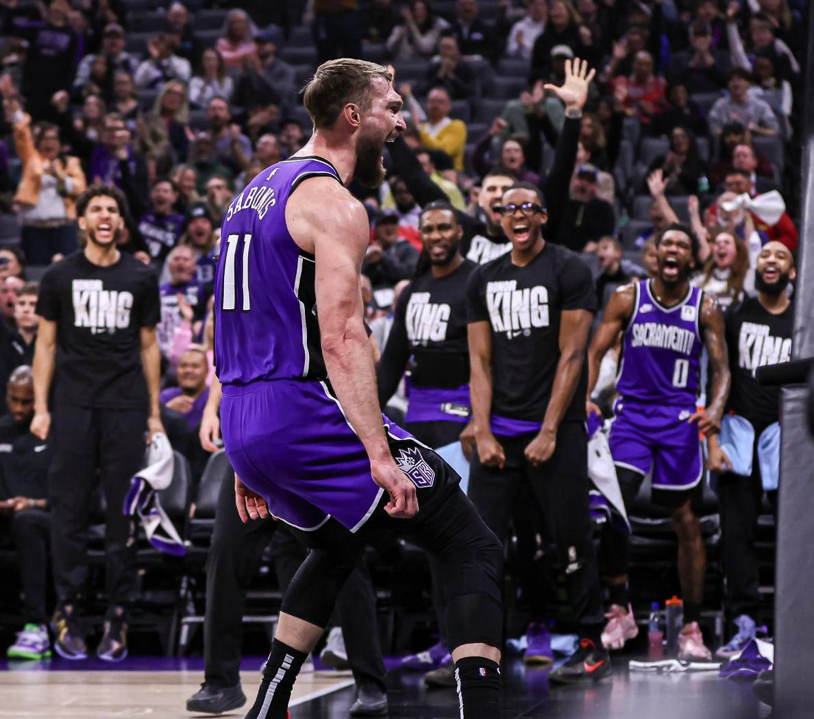 步行者胜灰熊，萨博尼斯抢11个篮板